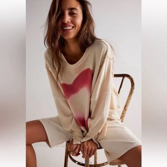 NWOT We The Free Graphic Camden Pullover Heart size- LARGE - Picture 2 of 6